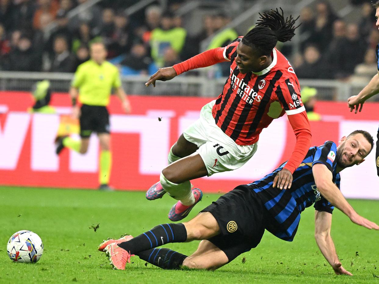 他需要一个 他需要一个