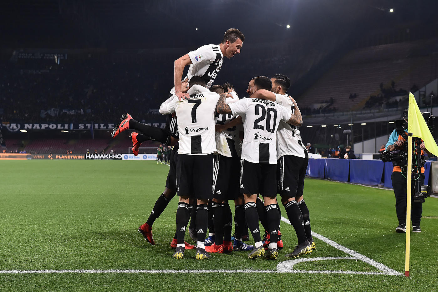 保持冷静的 保持冷静的