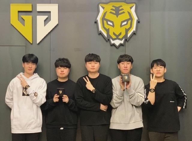 来自五大劲 来自五大劲