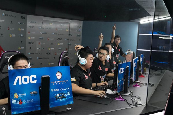 明外野手是 明外野手是